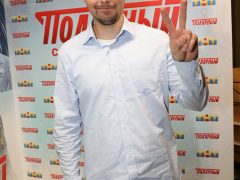 ВИКТОР КОМАРОВ