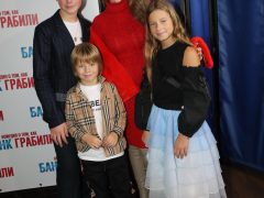 ЮЛИЯ БАРАНОВСКАЯ С ДЕТЬМИ