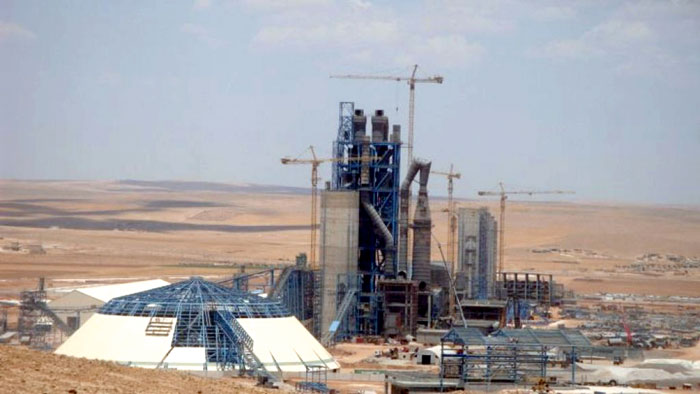 Завод Lafarge стоил $680 млн. и являлся крупнейшим в Сирии. Без него восстановление инфрастуктуры будет сильно затруднено