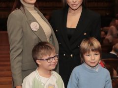 ЭВЕЛИНА БЛЕДАНС И ЮЛИЯ БАРАНОВСКАЯ С ДЕТЬМИ