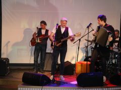 Кавер-бэнд Сильвестр в столовой