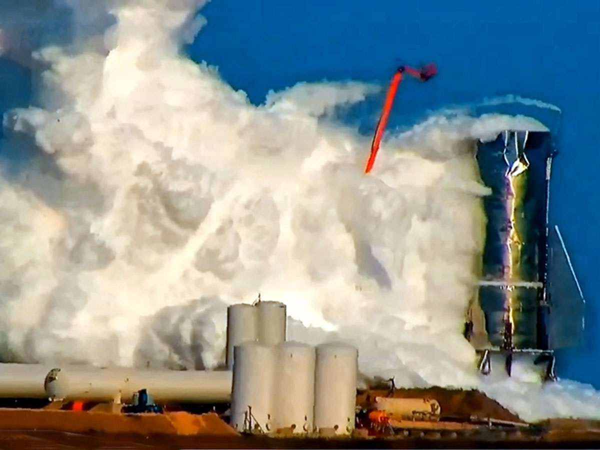 Американский ракетоноситель Starship Mk1 разорвало на британский флаг