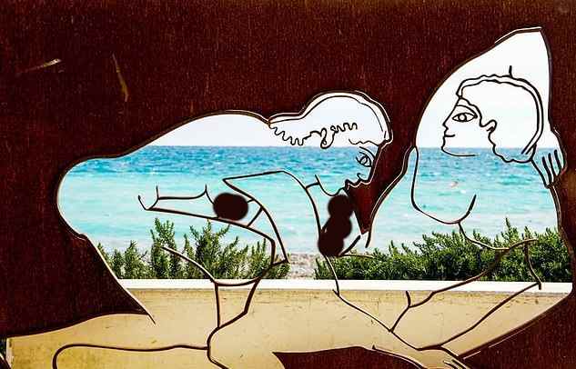 Инсталяция в Испании