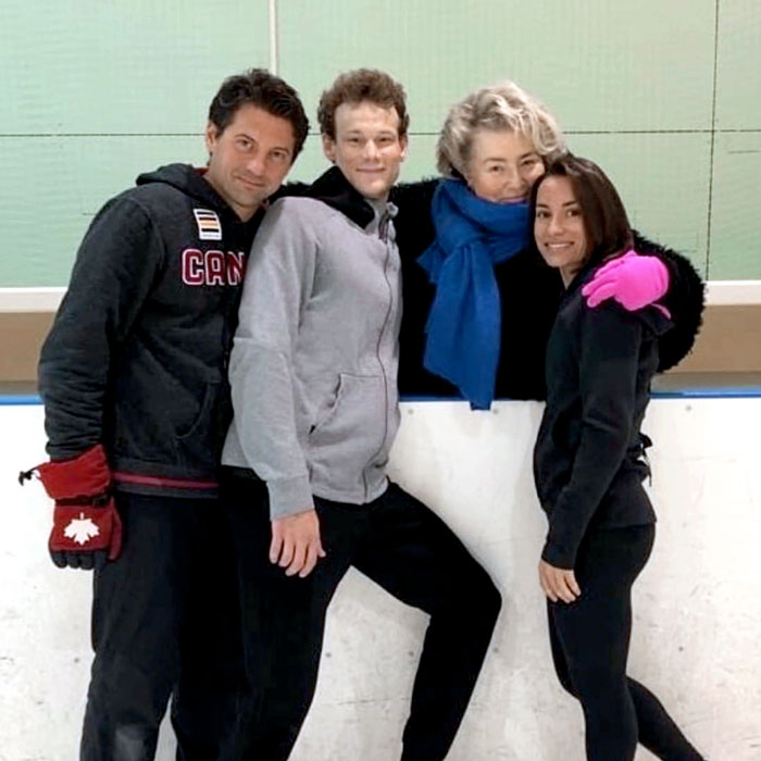 Николай Морозов (слева) и Татьяна Тарасова (вторая справа) верят в успех новой пары