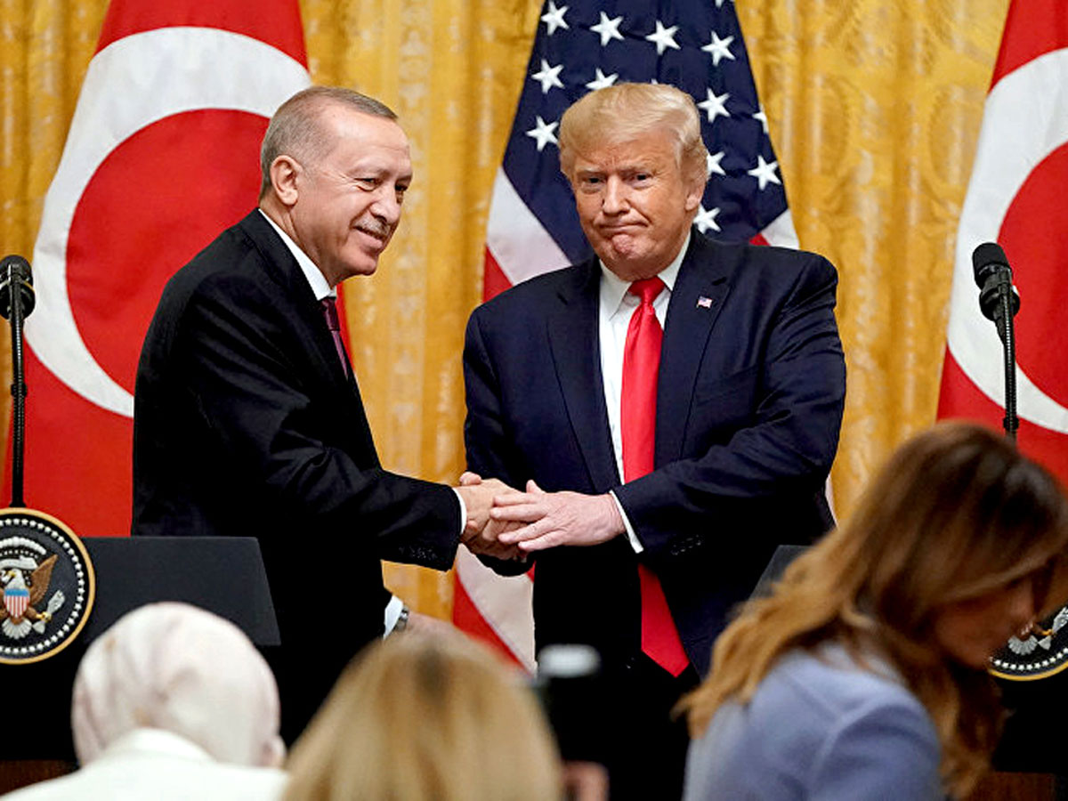 У Трампа после беседы с Эрдоганом явно унылый вид