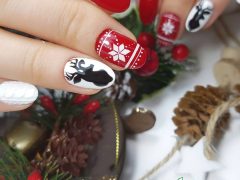 Новогодний маникюр. Фото: Instagram**.com/nogtefeya58