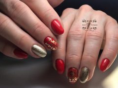Новогодний маникюр. Фото: Instagram**.com/nailartist_goncharova