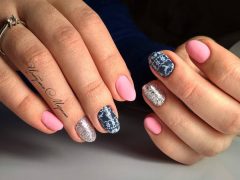 Новогодний маникюр. Фото: Instagram**.com/artnail_mehendi