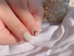 Новогодний дизайн ногтей. Фото: Instagram**.com/minailmal