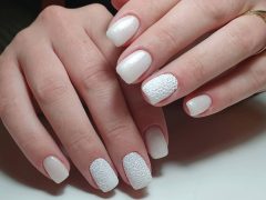 Новогодний маникюр. Фото: Instagram**.com/anya.nails_make_up