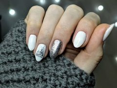 Новогодний дизайн ногтей. Фото: Instagram**.com/shengeliyalali