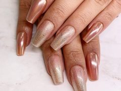 Новогодний маникюр. Фото: Instagram**.com/shengeliyalali