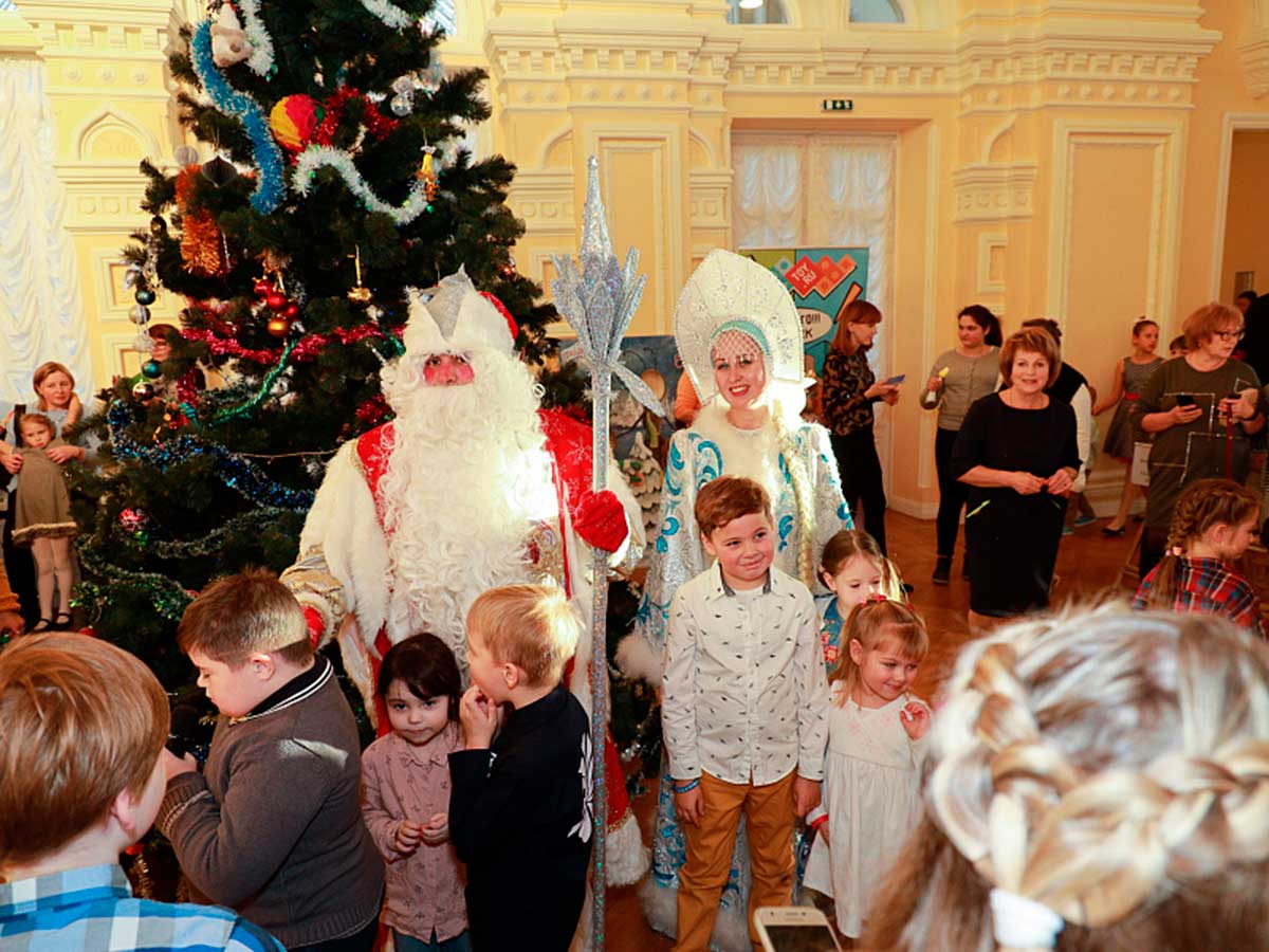 Фонд «Галчонок» поздравит детей с Новым годом