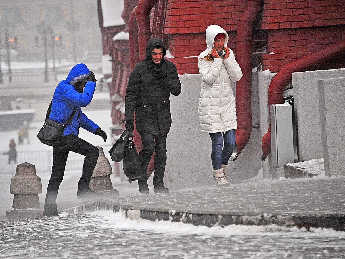 Погода в Москве: в середине декабря Гисметео предвещает москвичам обледенение