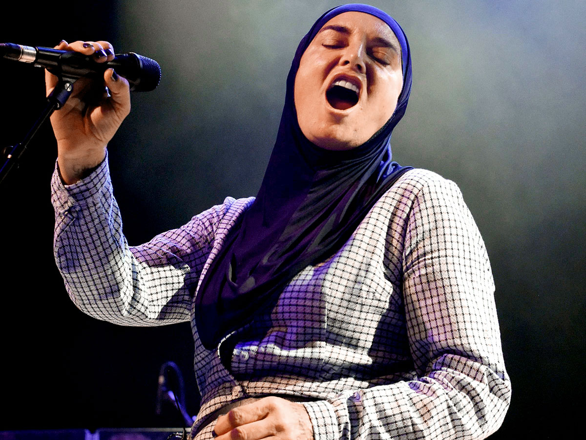 После смены веры сценический образ О’Коннор кардинально изменился