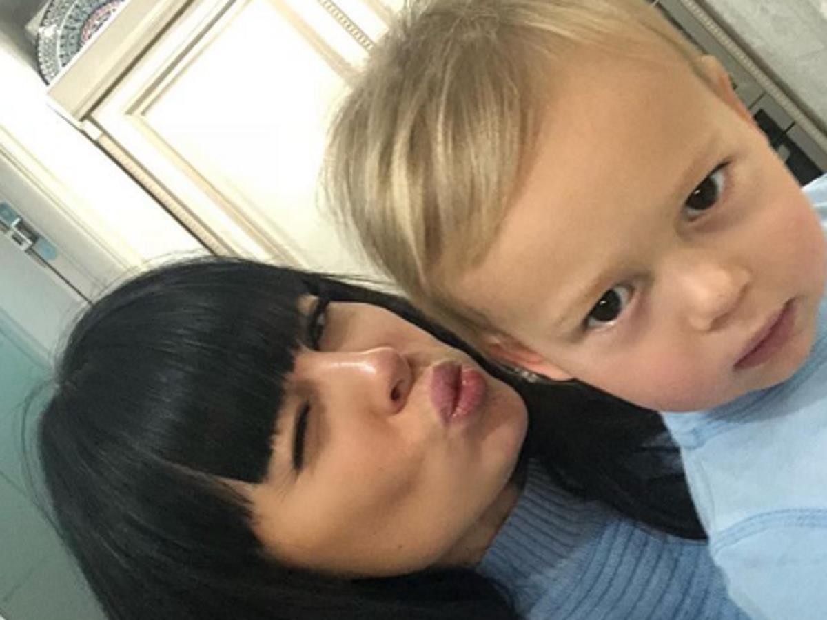 Нелли Ермолаева с сыном