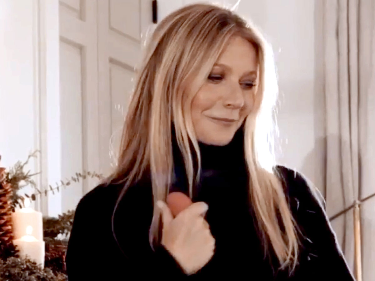 - Делай что-то для других, но не забывай о № 1. Да, это вибратор, - показала интимный девайс Гвинет