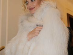 ПОЛИНА ГАГАРИНА