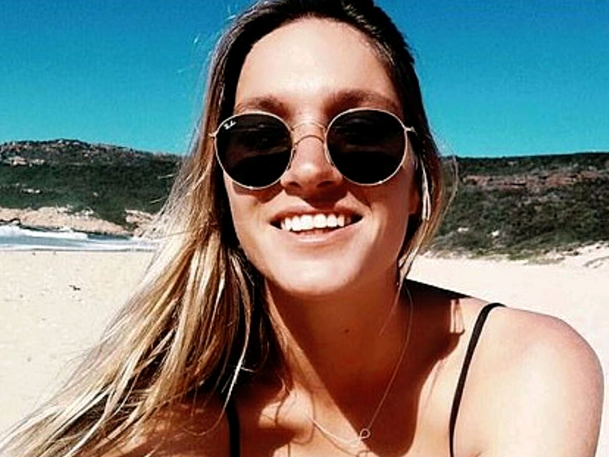 Фиона прячет блудливые глаза