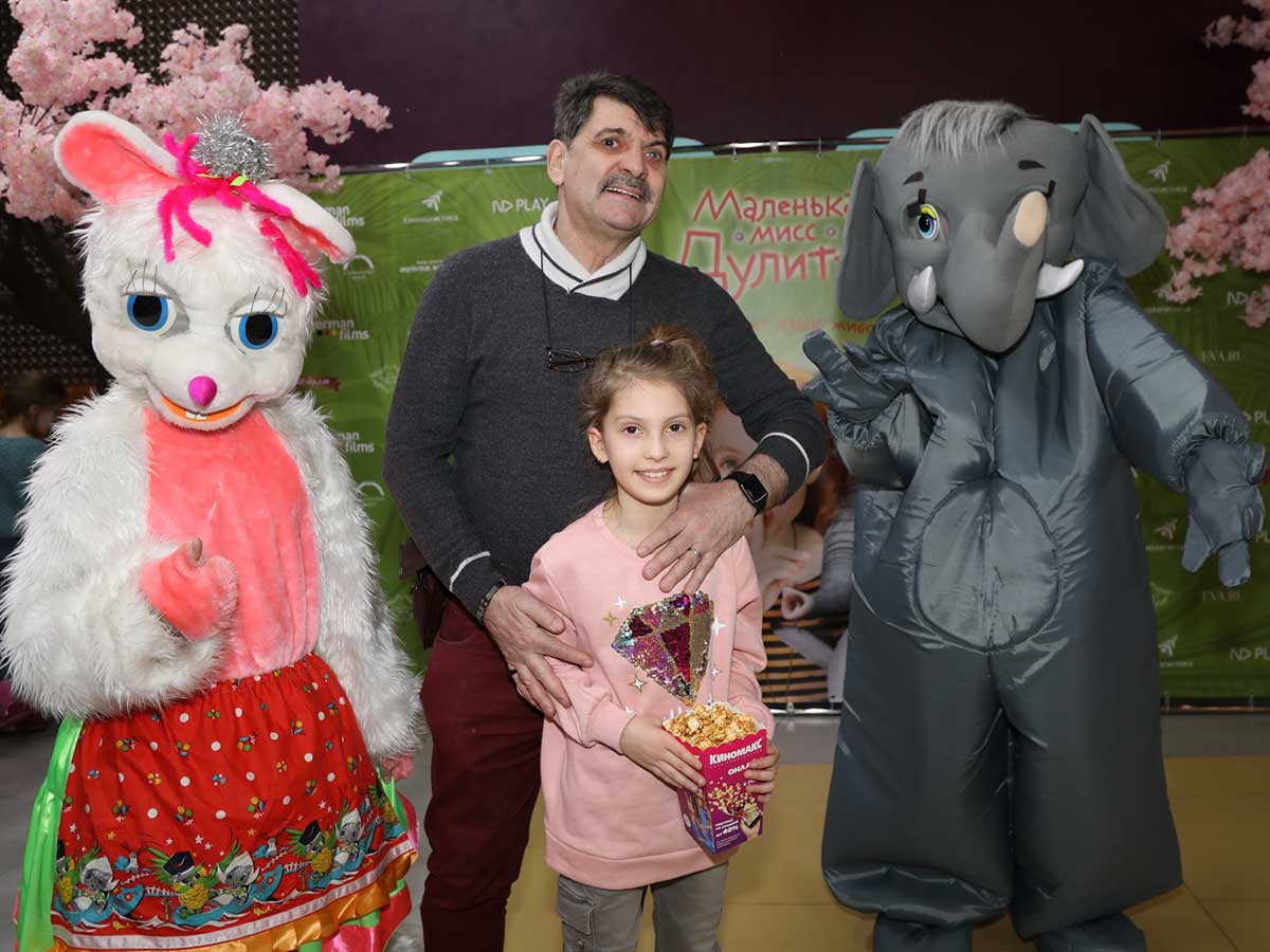 Владимир Вишневский познакомил 9-летнюю дочь с девочкой, понимающей язык животных