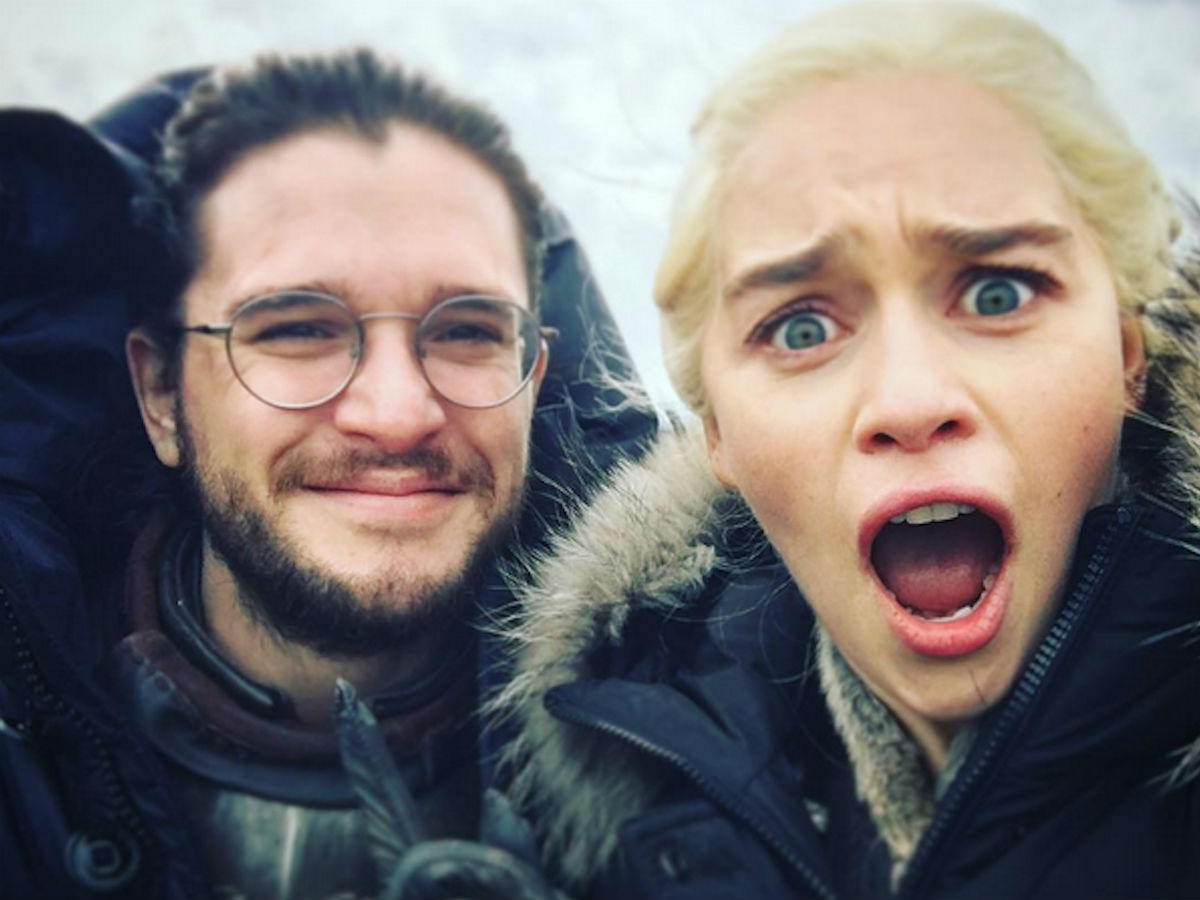 Эмилия Кларк, автограф