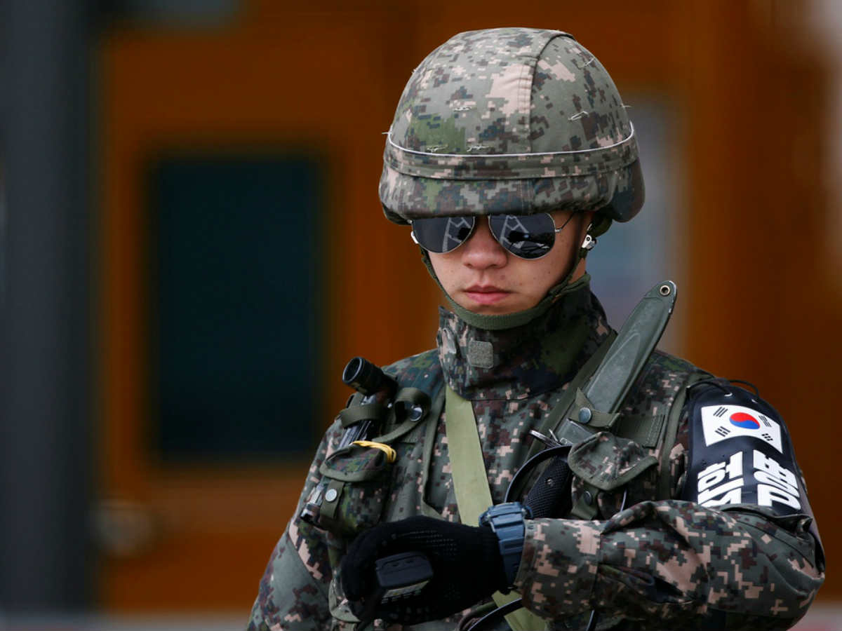 В Южной Корее солдата выгнали из армии за смену пола
