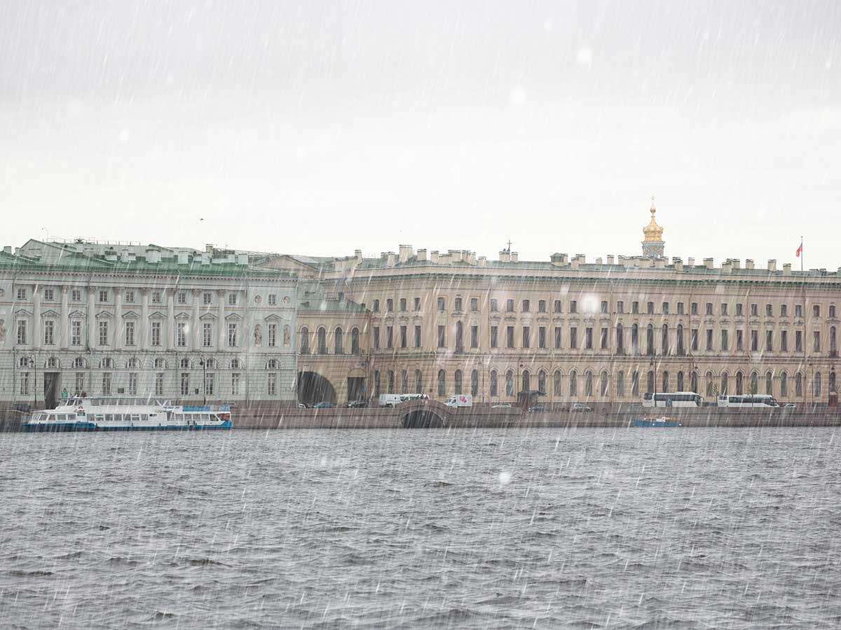 Погода в Санкт-Петербурге: дождь, сильный ветер, похолодание - погодные аномалии продлятся еще неделю