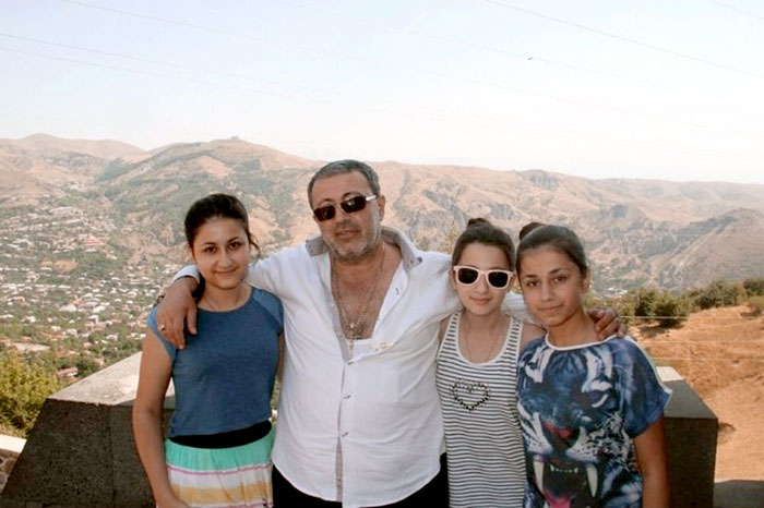 Истязатель Хачатурян и три его лапочки-дочки