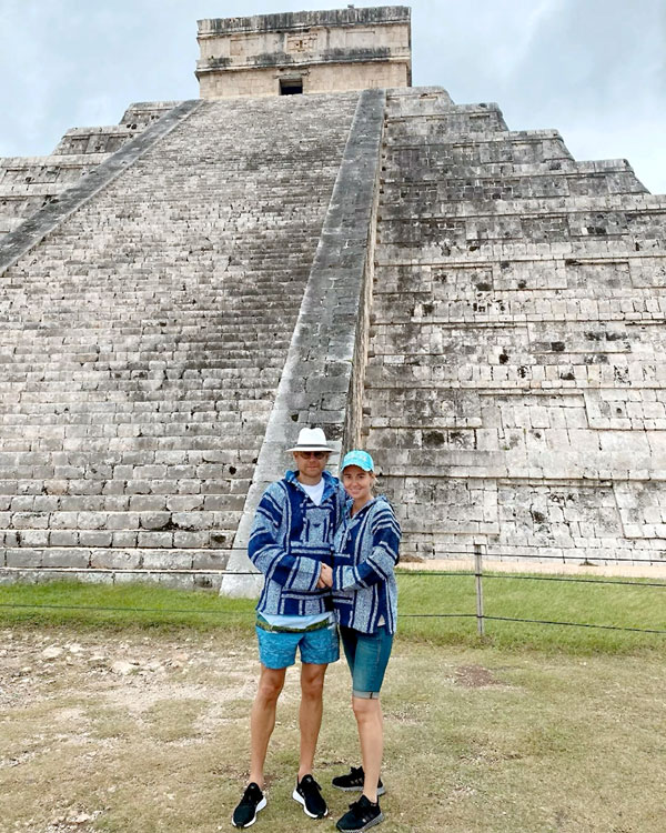 Валерий Карпин и его супруга Дарья попали в святилище древних майя