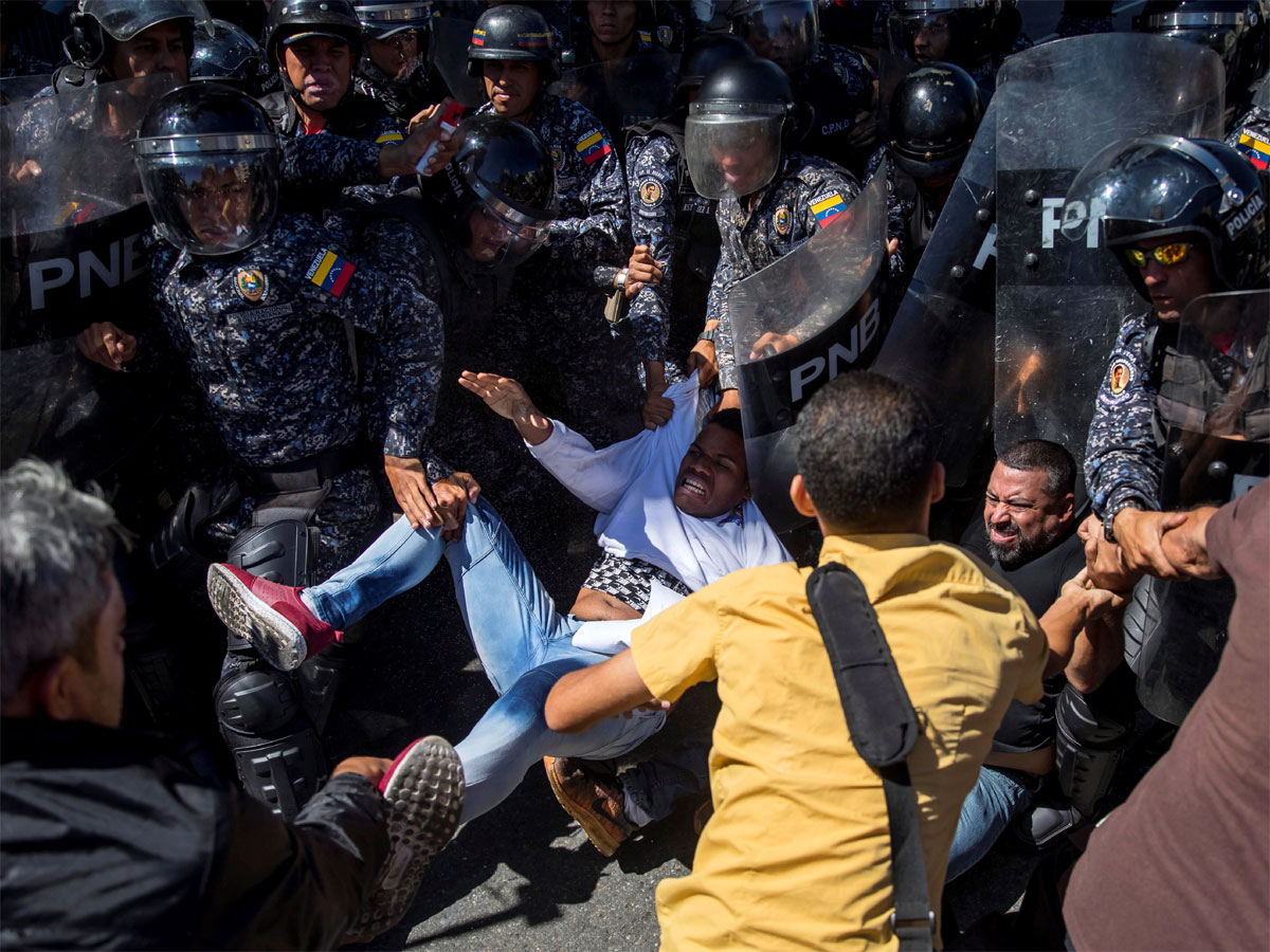 Массовые беспорядки в Венесуэле