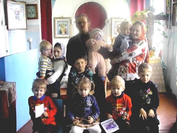 Священник Андрей Орехов из Приморского края и его многочисленное семейство