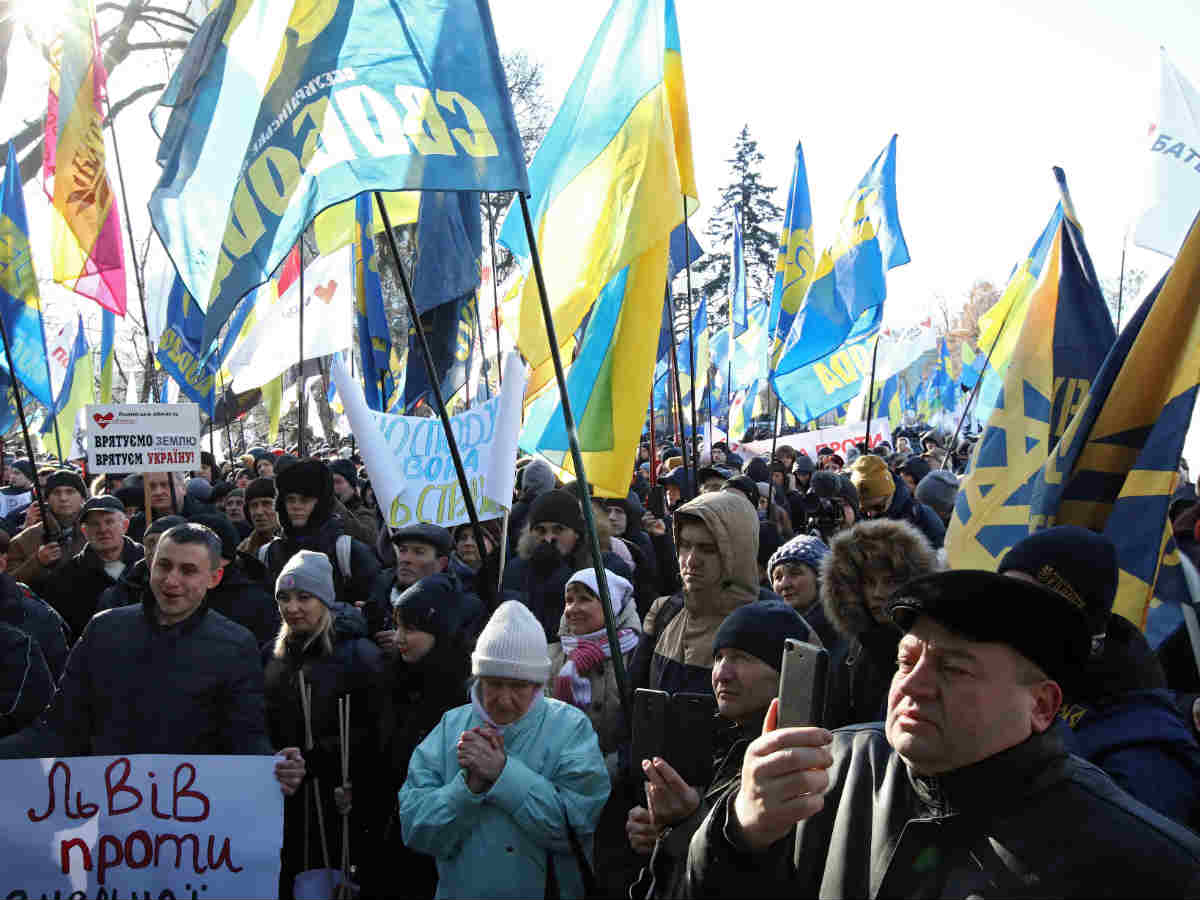 Украинцы протестуют против размещения спасенных из Уханя сограждан