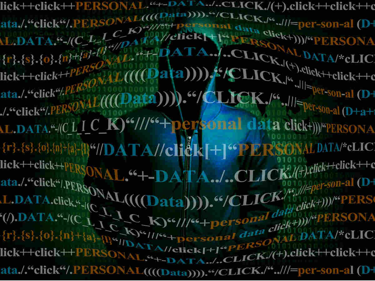 Сотрудник банка украл у бабушки 7 миллионов рублей, переведя их на свой счет