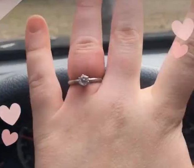 Ужасные кольца и маникюр невест