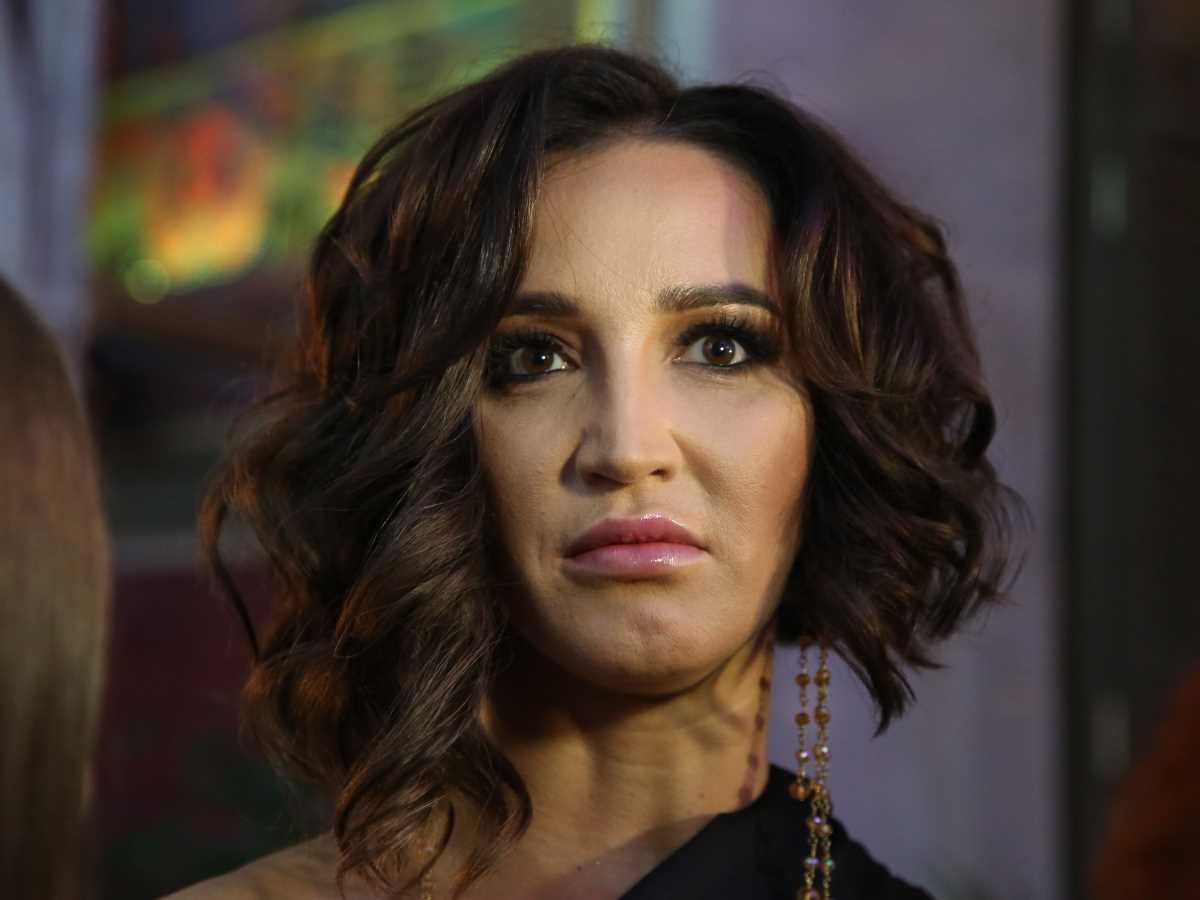 Ольга Бузова вино