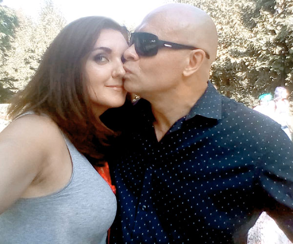 С молодой женой Анной