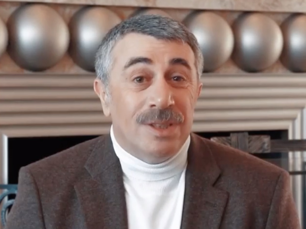 Советы доктора Комаровского: как не подхватить коронавирус при походе в магазин