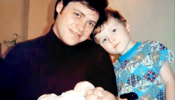 Сын Елены со своими детьми (фото 2005 г.)