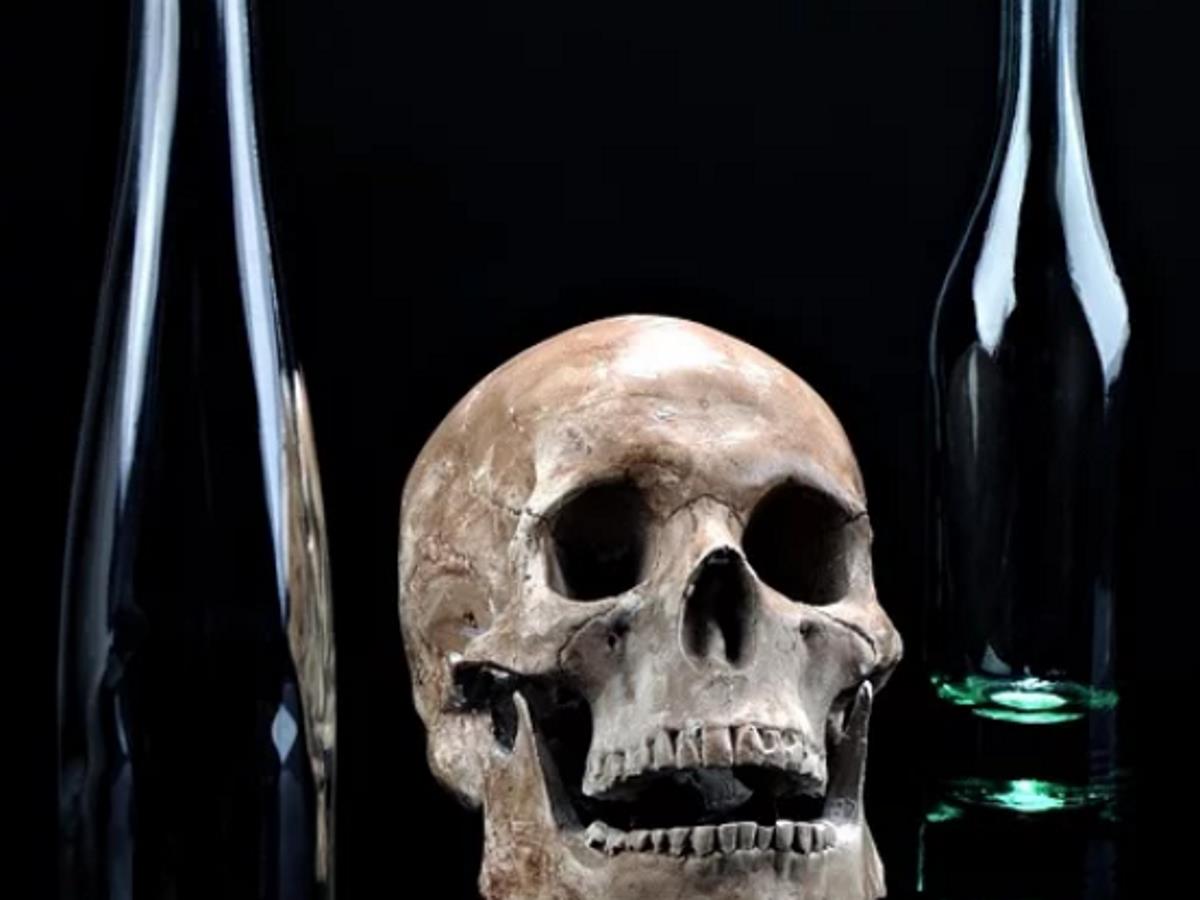 Пьяный трудовик уснул на глаза у школьников