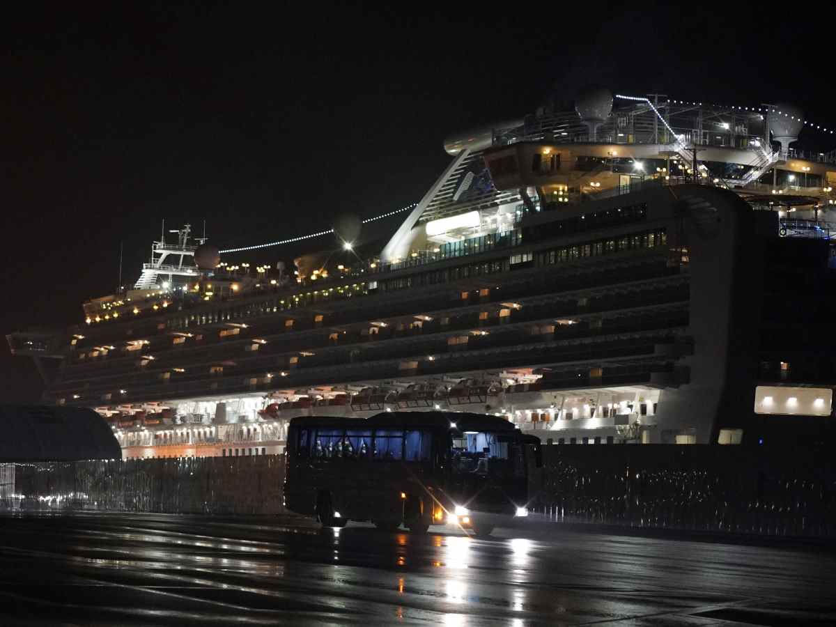 Пассажиры рассказали об обстановке на лайнере Diamond Princess