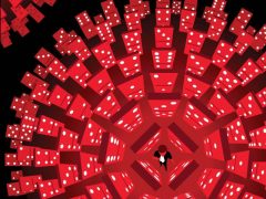 И сравнивает распространение вируса с эффектом домино, когда небольшое действие приводит к колоссальным последствиям.