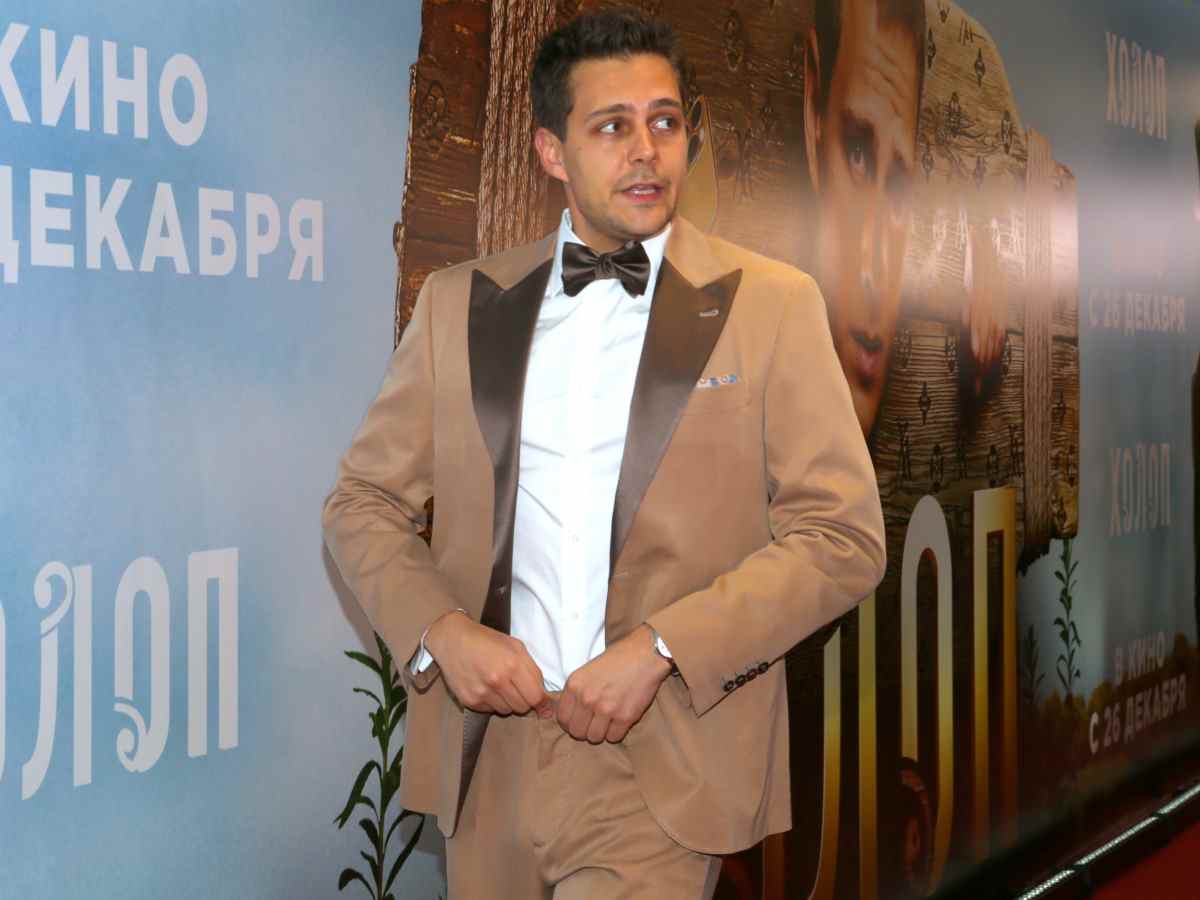 Стало известно, сколько Милош Бикович заработал за фильма "Холоп"