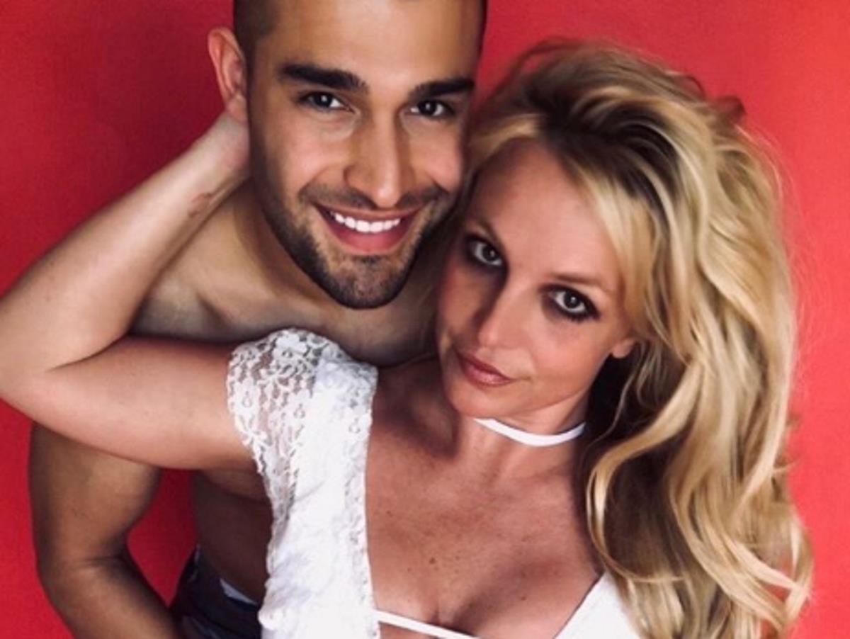 Бритни Спирс поздравила возлюбленного с днем рождения