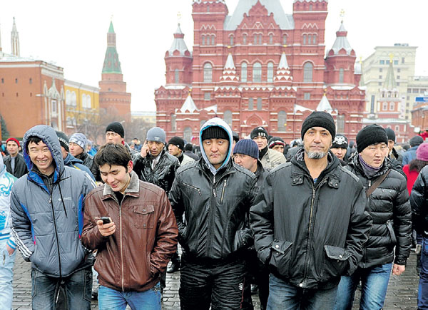 Гастарбайтеры теперь чувствуют себя в Москве как хозяева