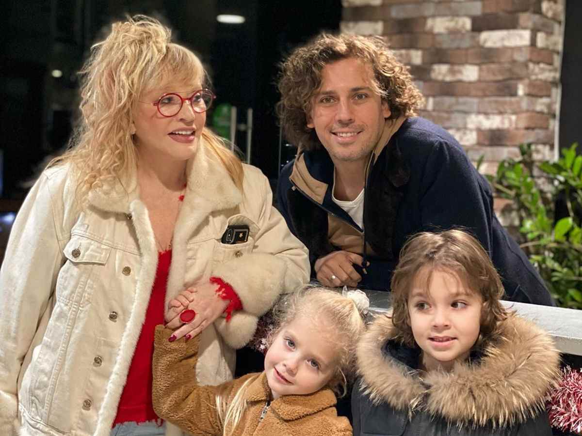 Дети Пугачевой и Галкина показали, как изгонять коронавирус