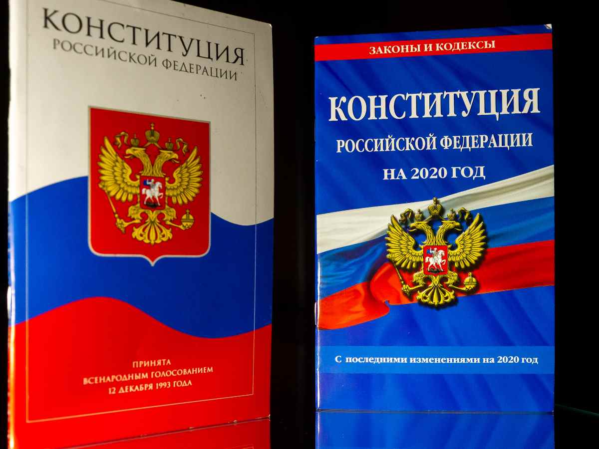 Поправки к конституции приняли в Совете Федерации