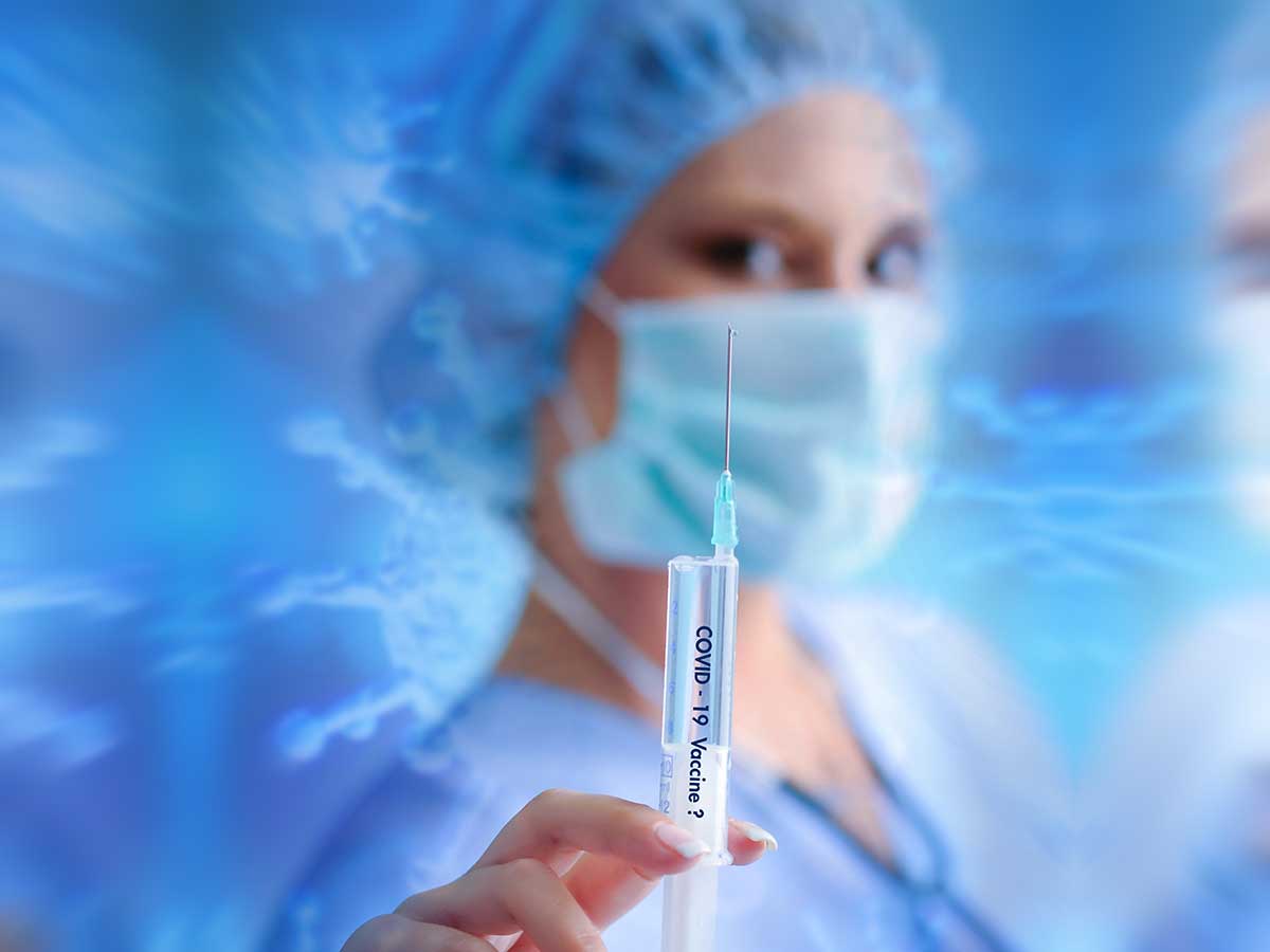 В Госдуме предложили поднять зарплаты младшему и среднему медперсоналу