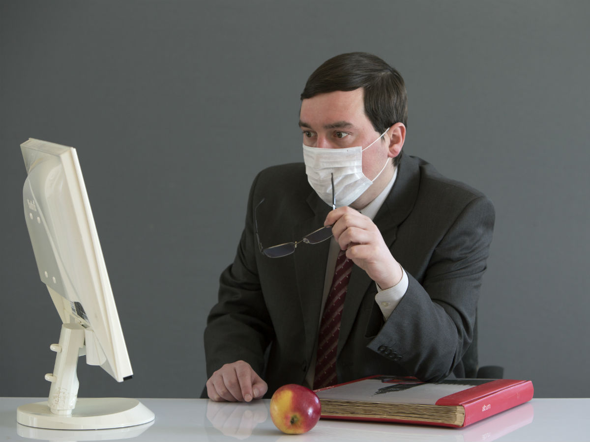 Большая часть россиян останется на майские праздники дома