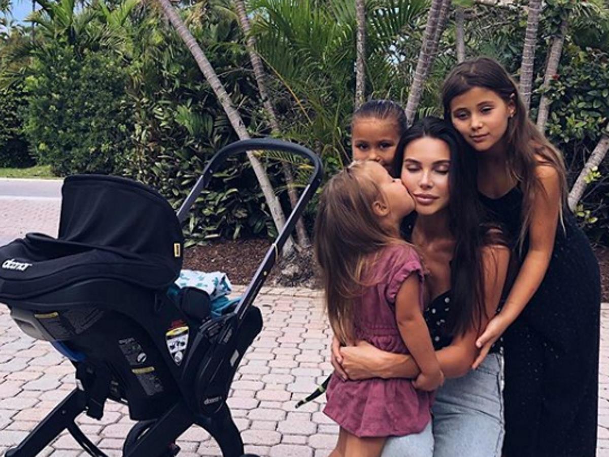 Оксана Самойлова вернулась в Россию