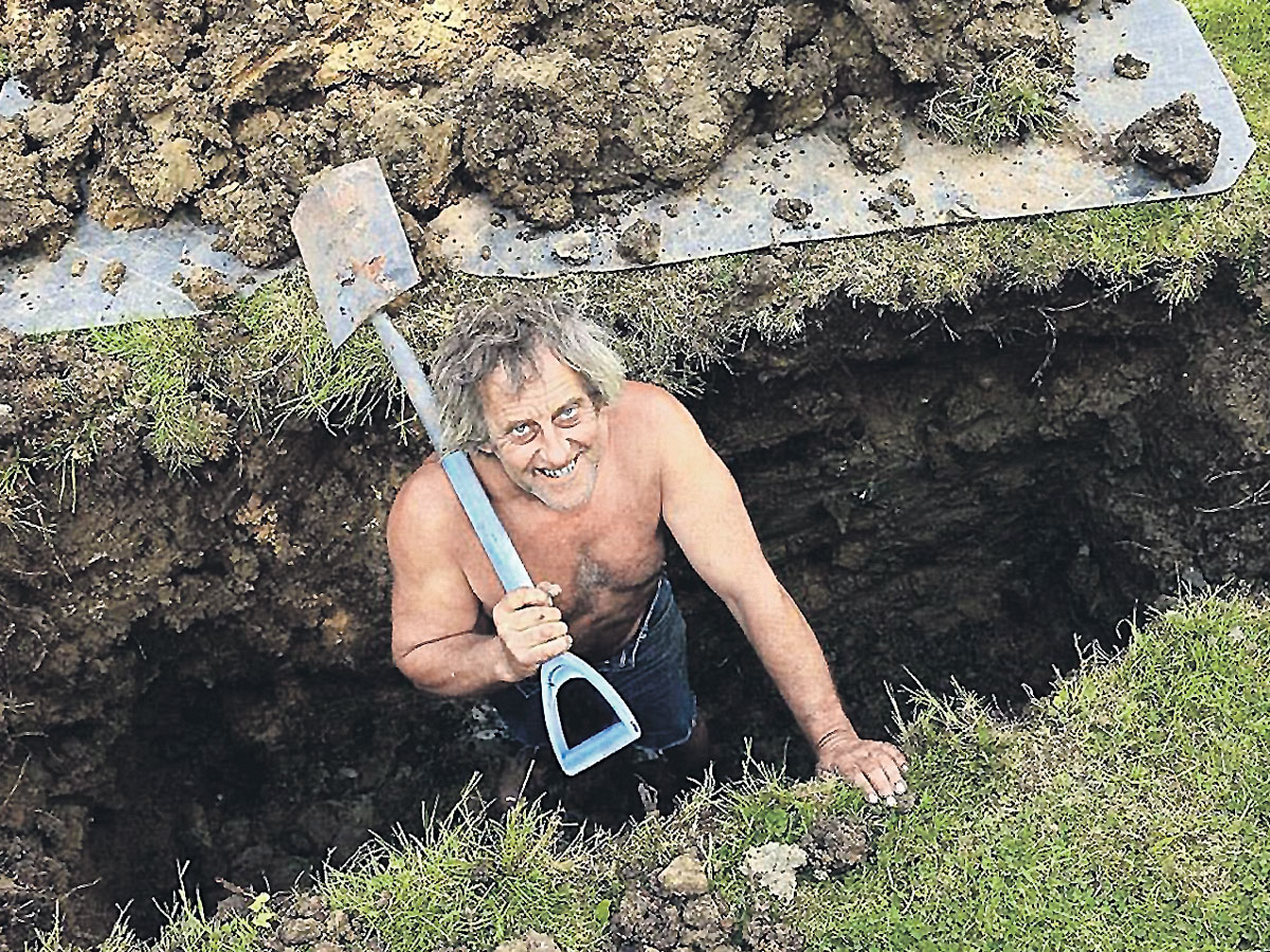 Ушлые кладбищенские деляги разводят на деньги убитых горем людей